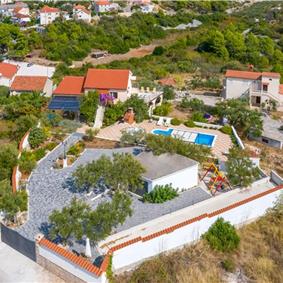 6 bedroom villa with pool in Milna, Brac Island sleeps 11